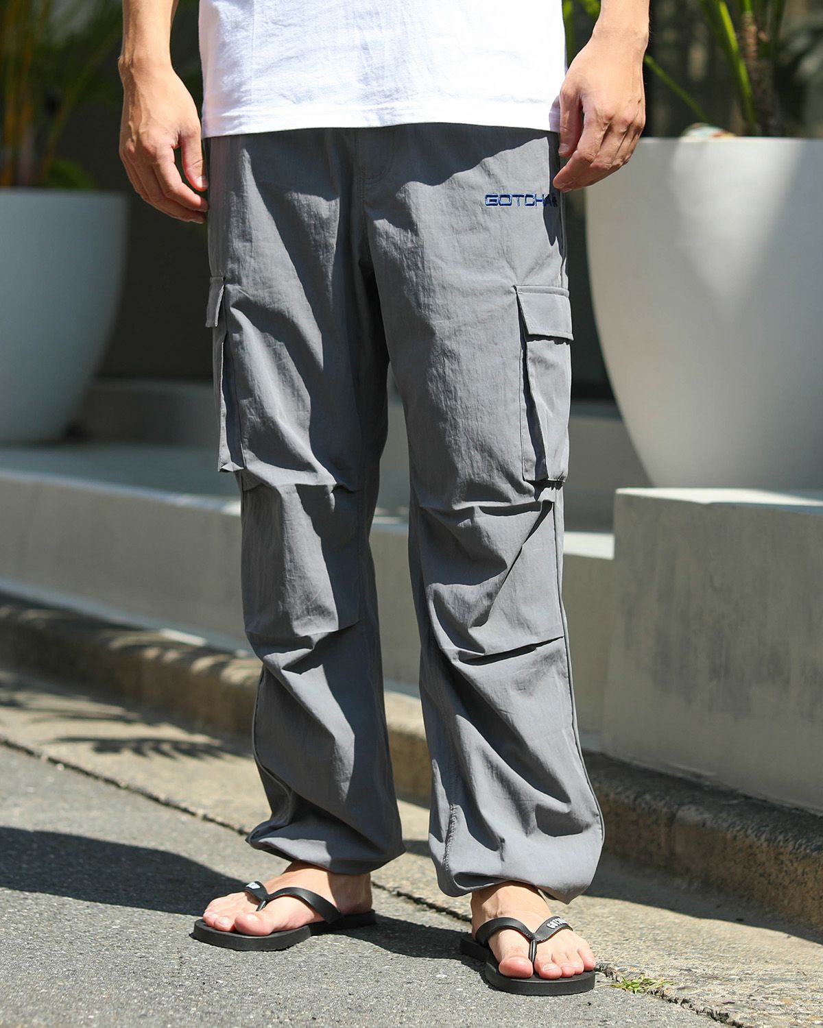 グレー：180cm/70kg(Mサイズ)　絞りあり