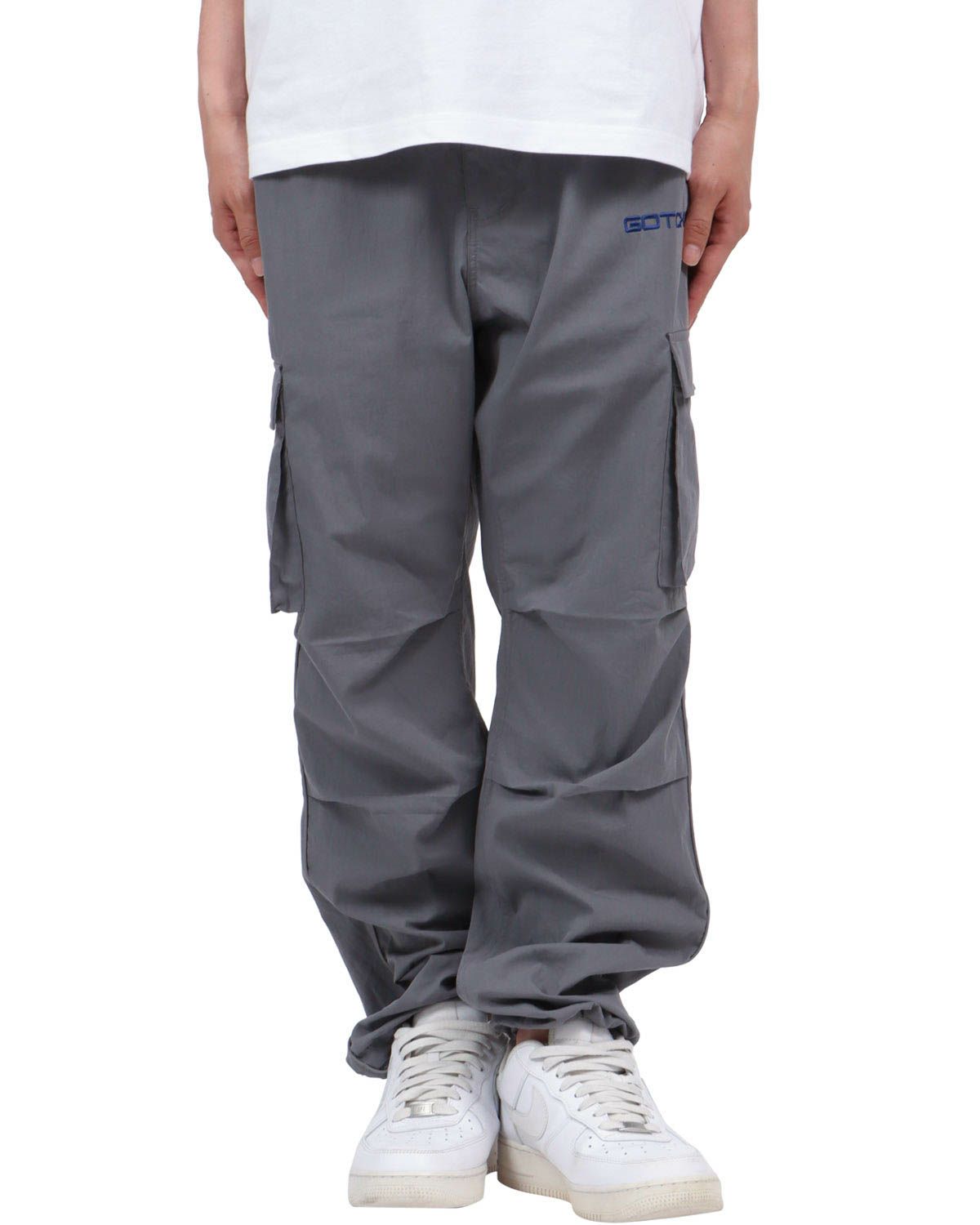 グレー：174cm62kg(Mサイズ着用)絞りあり