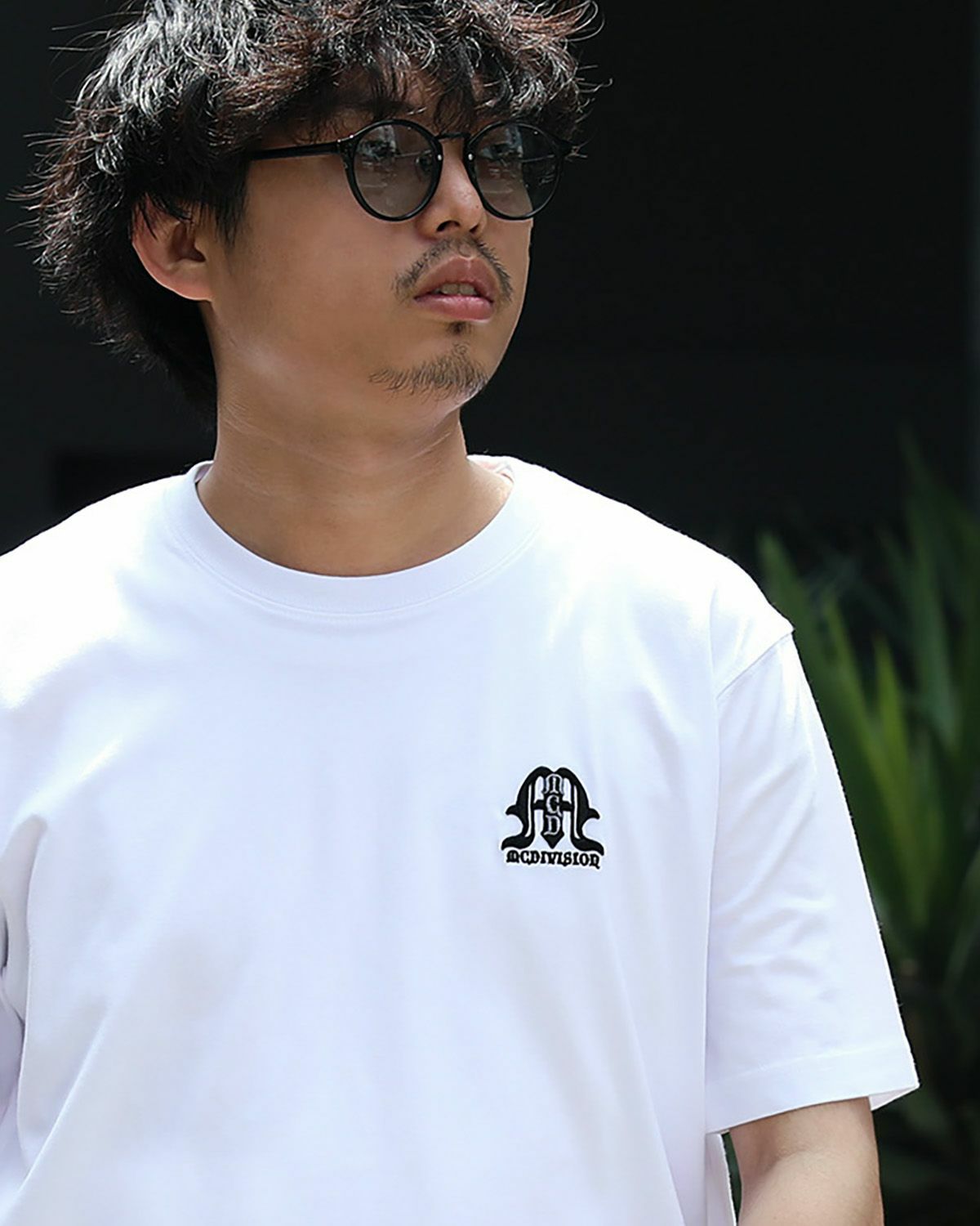 ホワイト:173cm/63kg(Lサイズ着用)