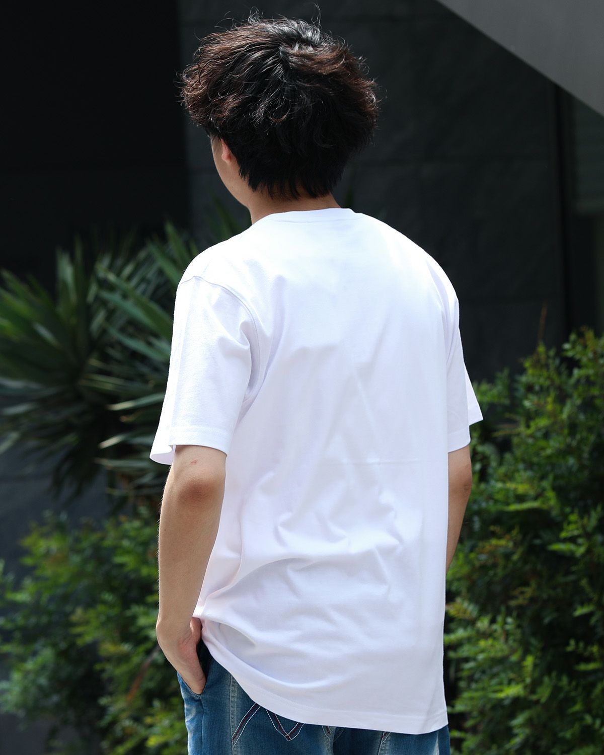 ホワイト:173cm/63kg(Lサイズ着用)