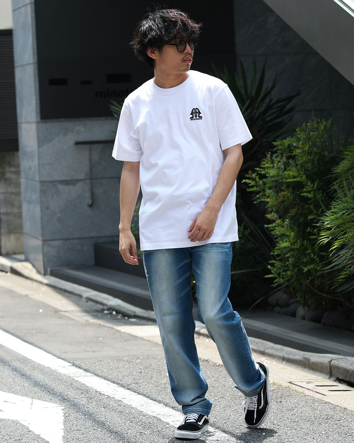 ホワイト:173cm/63kg(Lサイズ着用)