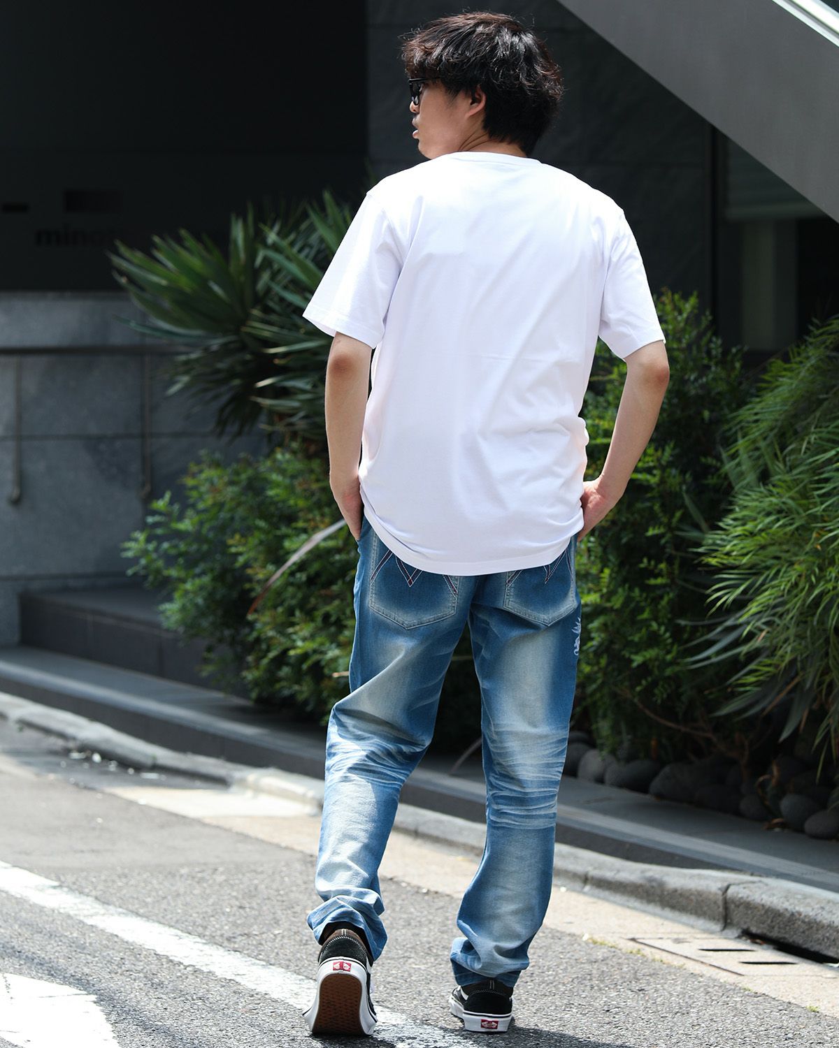 ホワイト:173cm/63kg(Lサイズ着用)