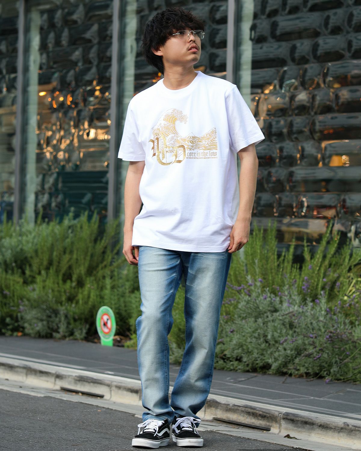 ホワイト：173cm63kg(Lサイズ着用)