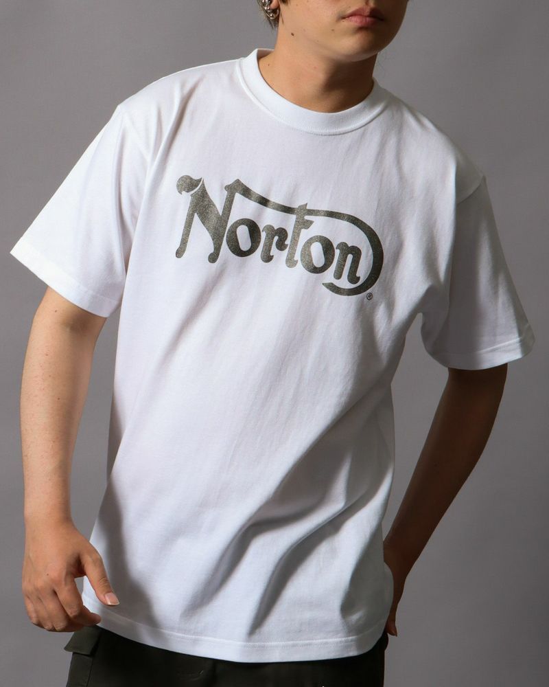 シルバー：178cm75kg(Lサイズ着用)