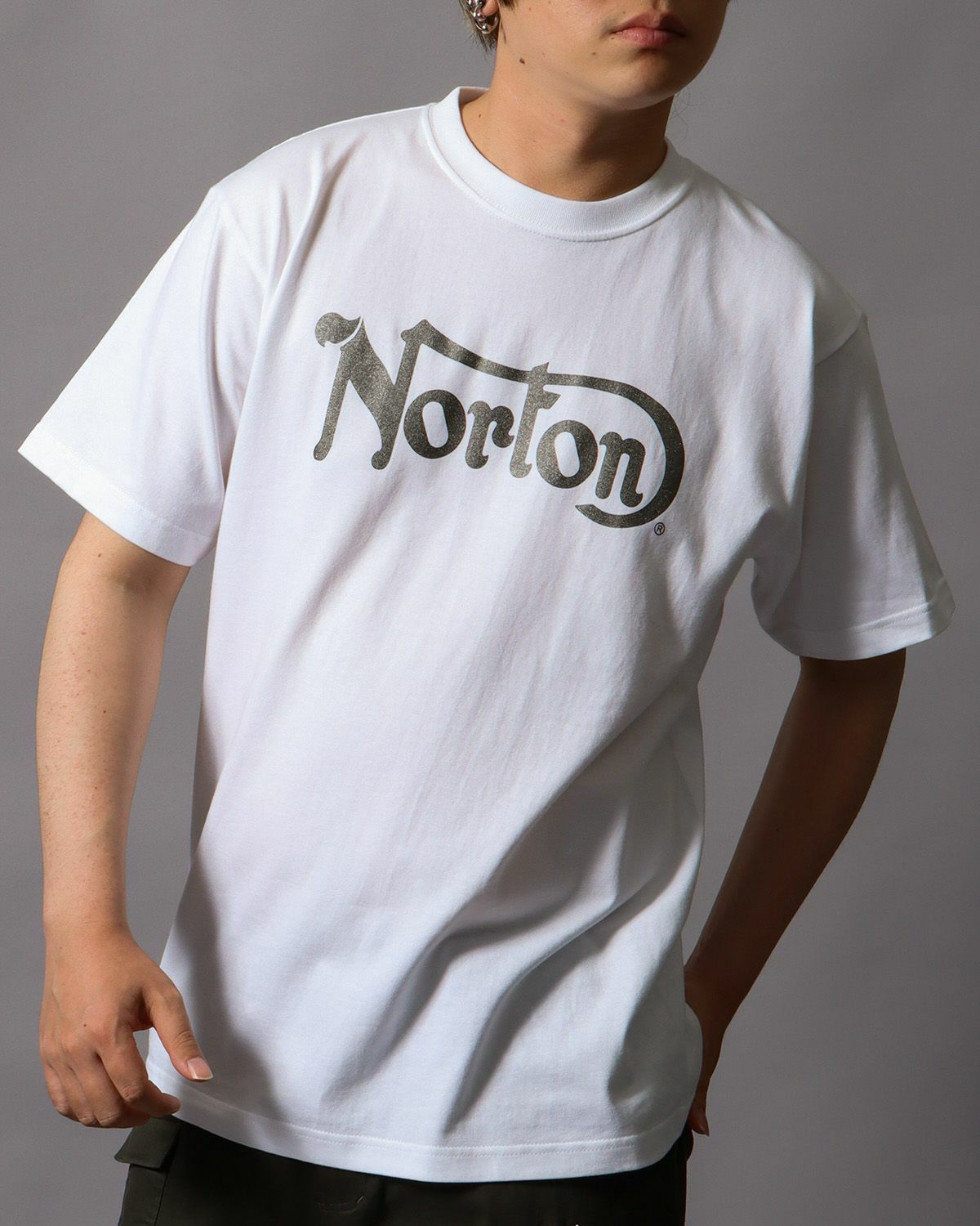 シルバー：178cm75kg(Lサイズ着用)