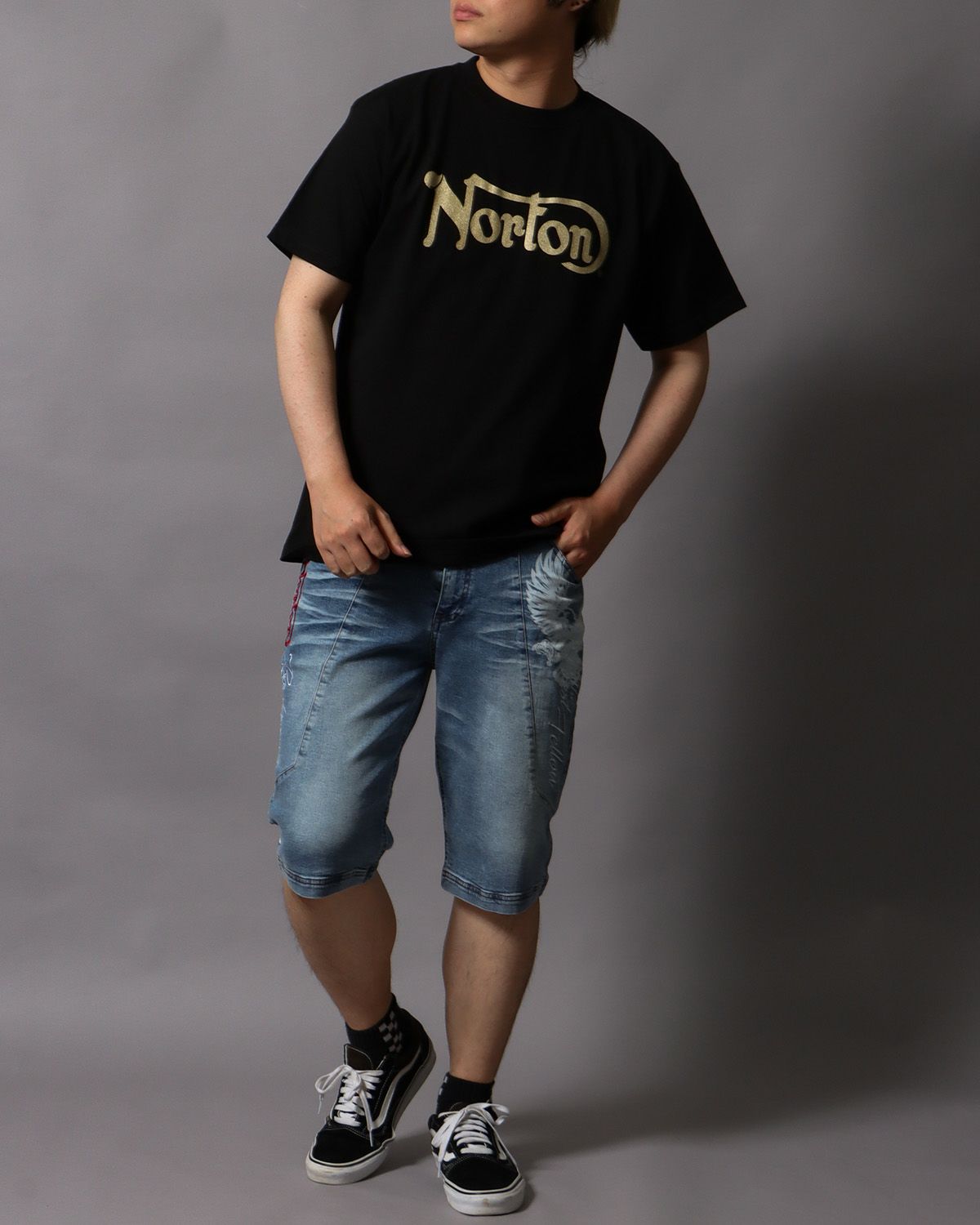 ゴールド：178cm75kg(Lサイズ着用)