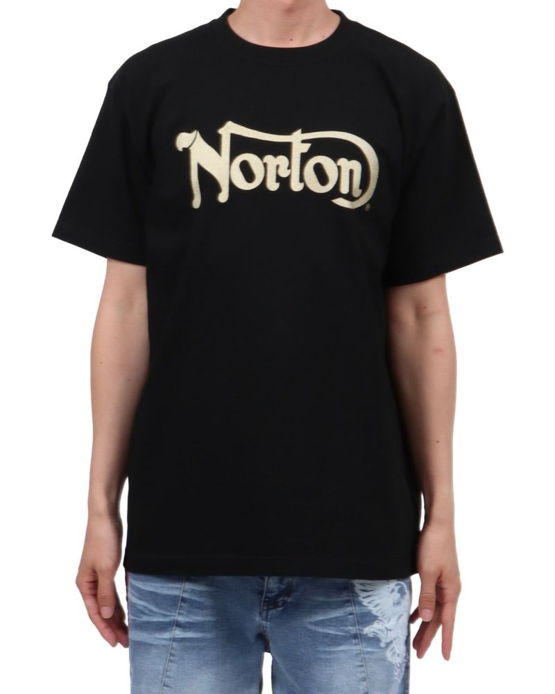 ゴールド：174cm62kg(Lサイズ着用)