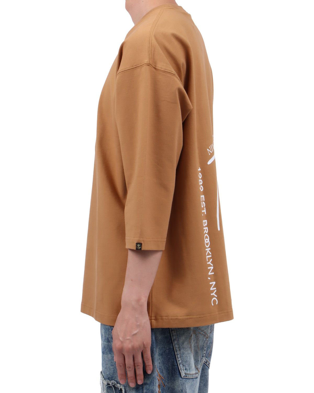 ベージュ：174cm62kg(Lサイズ着用)