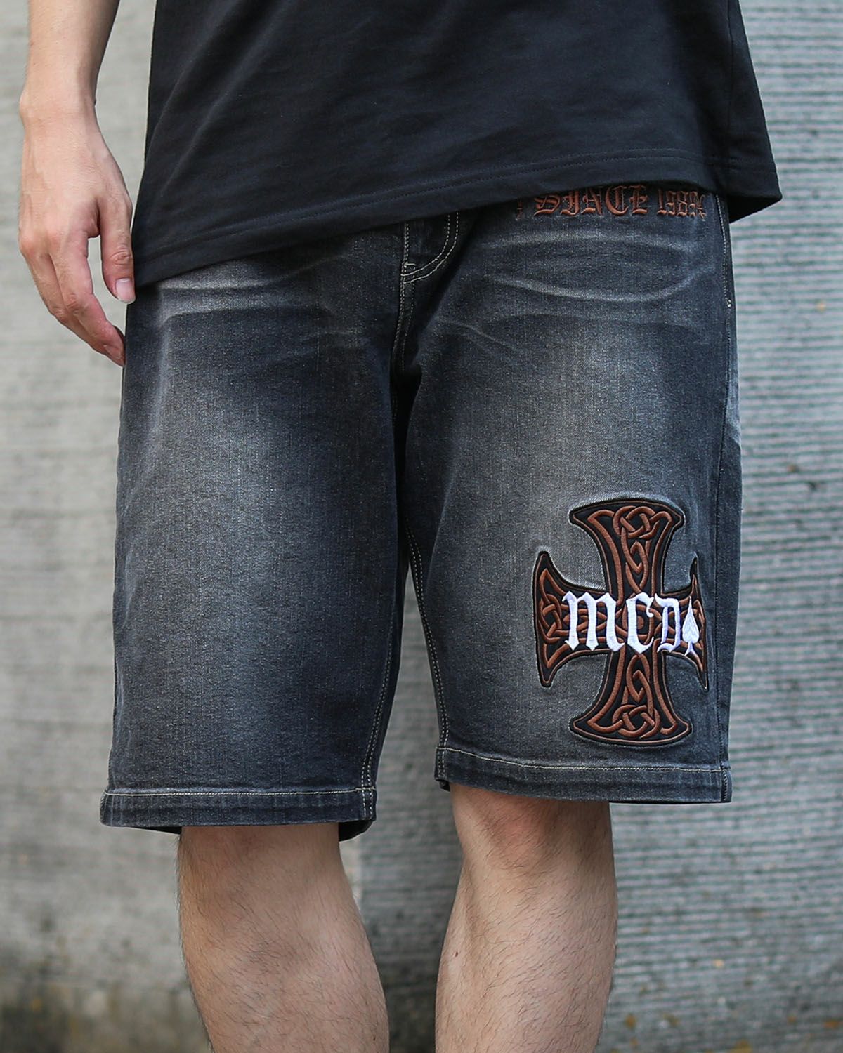 ブラック:173cm63kg(Lサイズ着用)