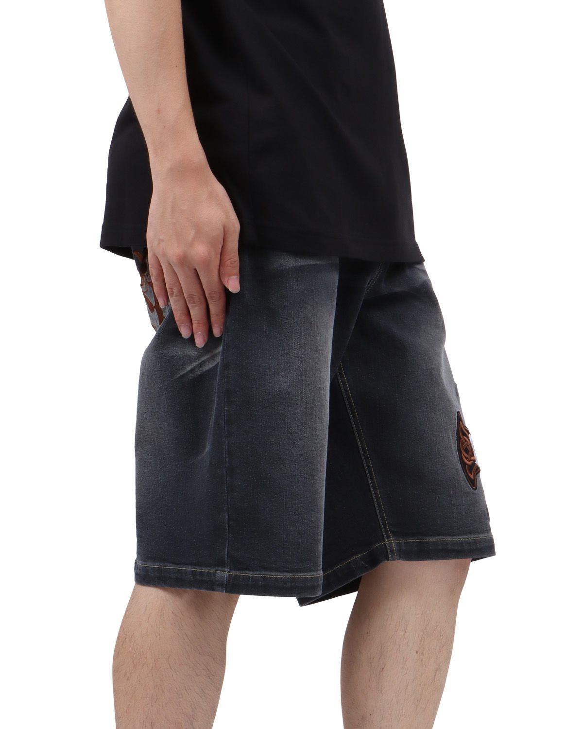 ブラック：173cm63kg(Lサイズ着用)