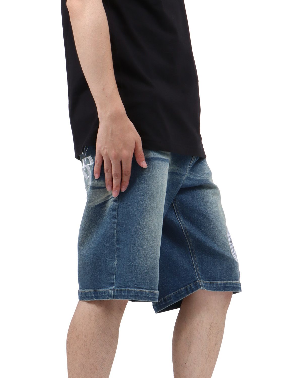 インディゴ：173cm63kg(Lサイズ着用)