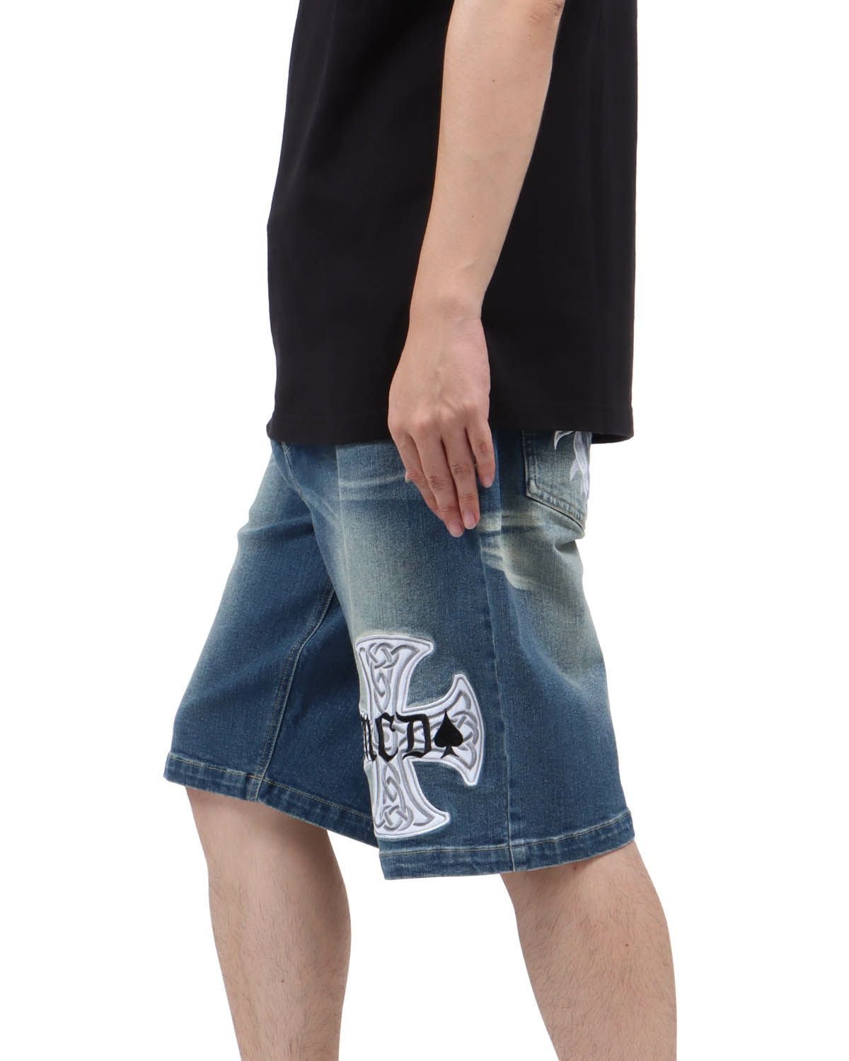 インディゴ：173cm63kg(Lサイズ着用)