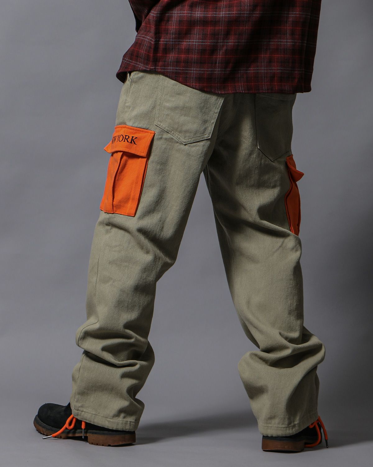 サンドベージュ