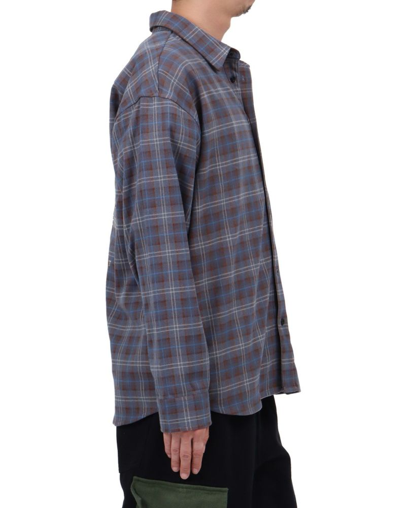 ブルー：174cm62kg(Lサイズ着用)　