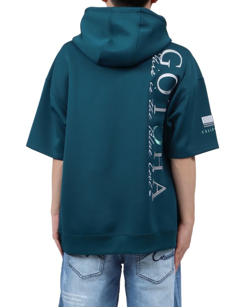 エメラルドグリーン：173cm63kg(Lサイズ着用)