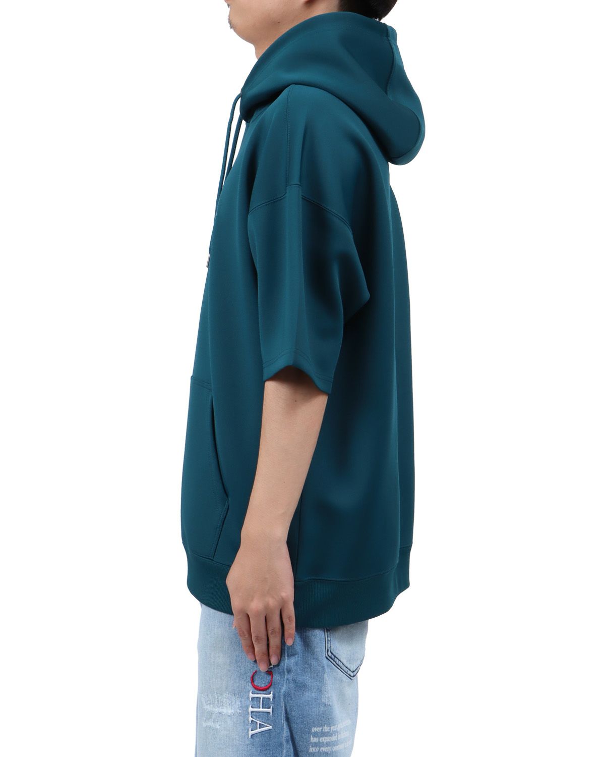 エメラルドグリーン：173cm63kg(Lサイズ着用)