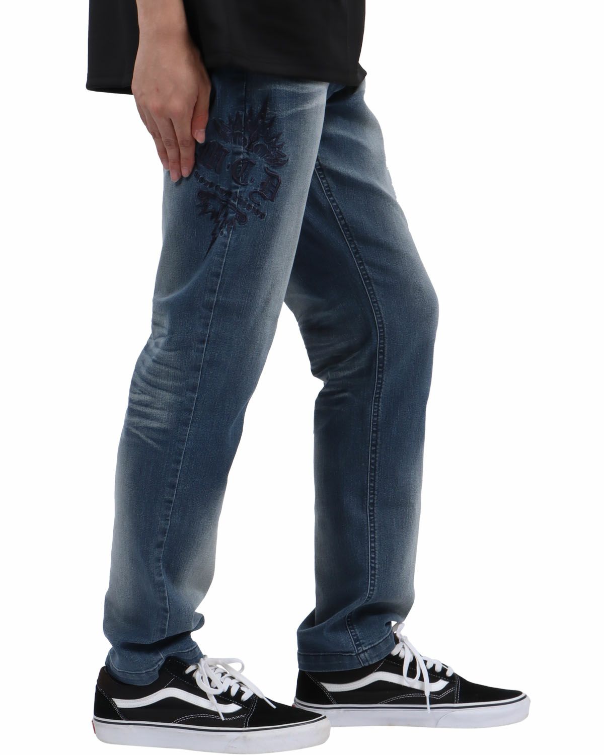 ブリーチ：173cm63kg(Mサイズ着用)