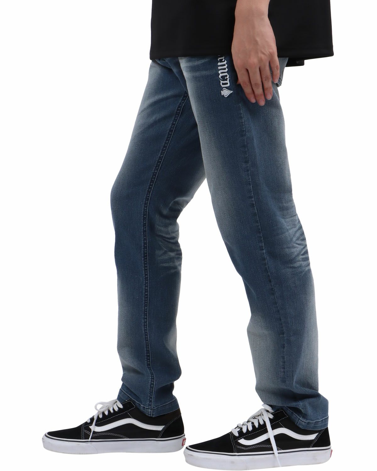 ブリーチ：173cm63kg(Mサイズ着用)