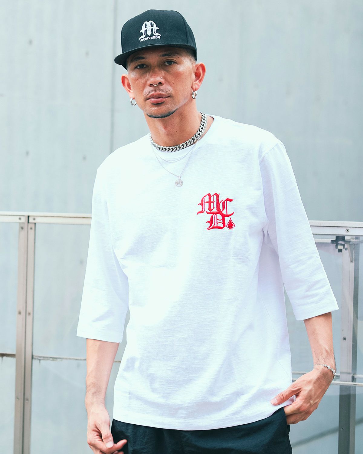 ホワイト:183cm(XLサイズ着用)