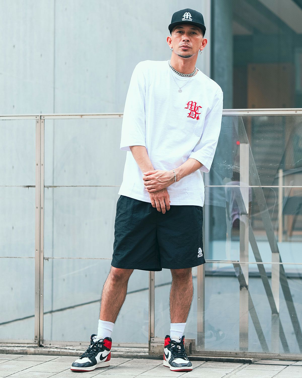 ホワイト:183cm(XLサイズ着用)