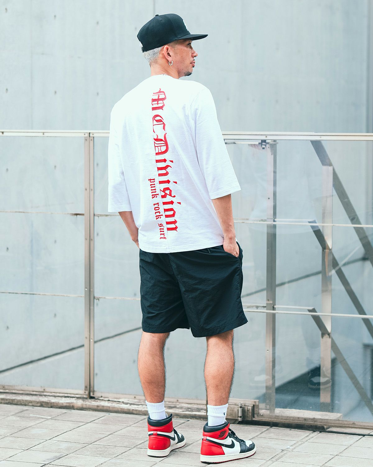 ホワイト:183cm(XLサイズ着用)