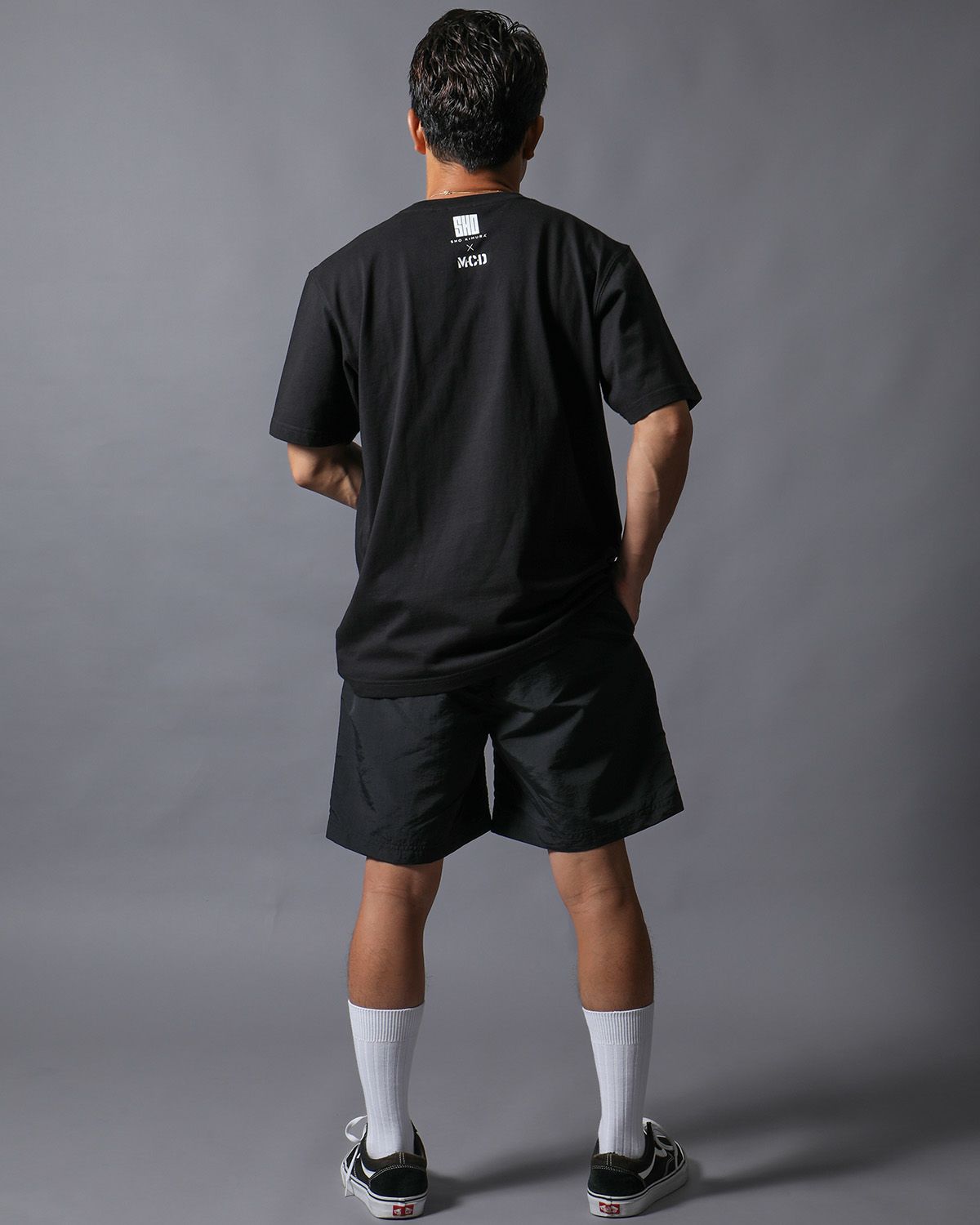 ホワイト:165cm(Mサイズ着用)