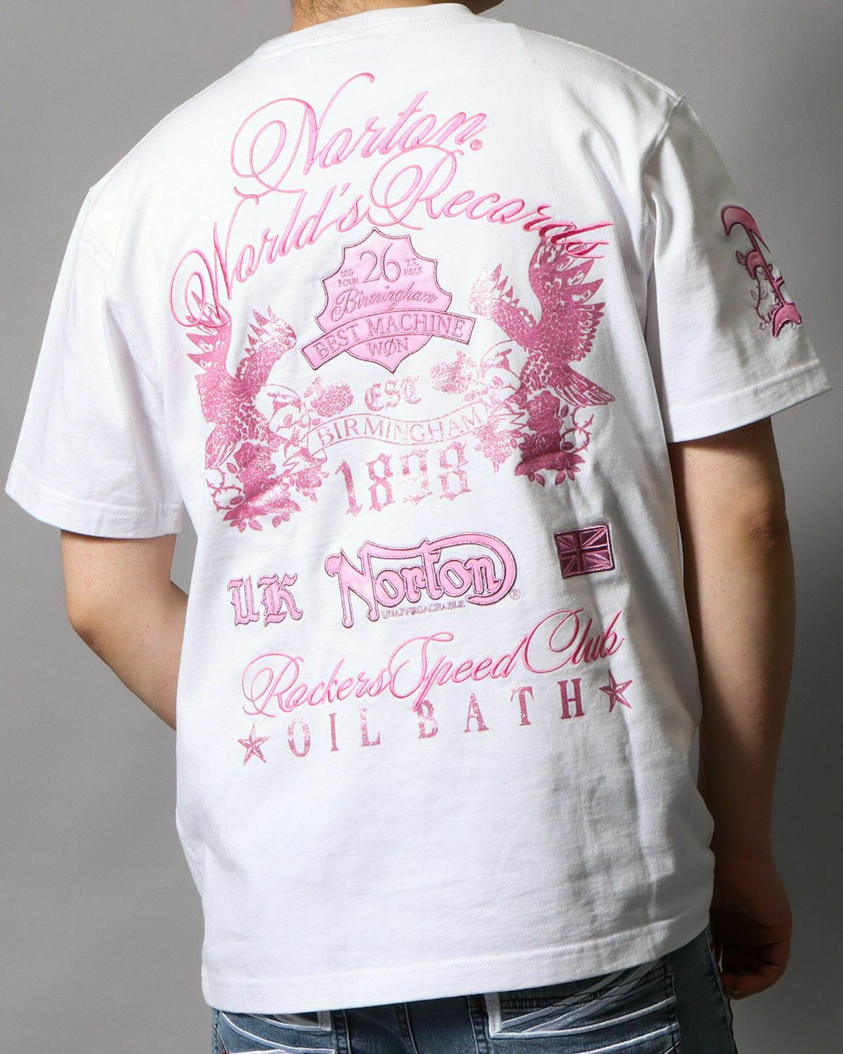 ホワイト：178cm/75kg(Lサイズ着用)