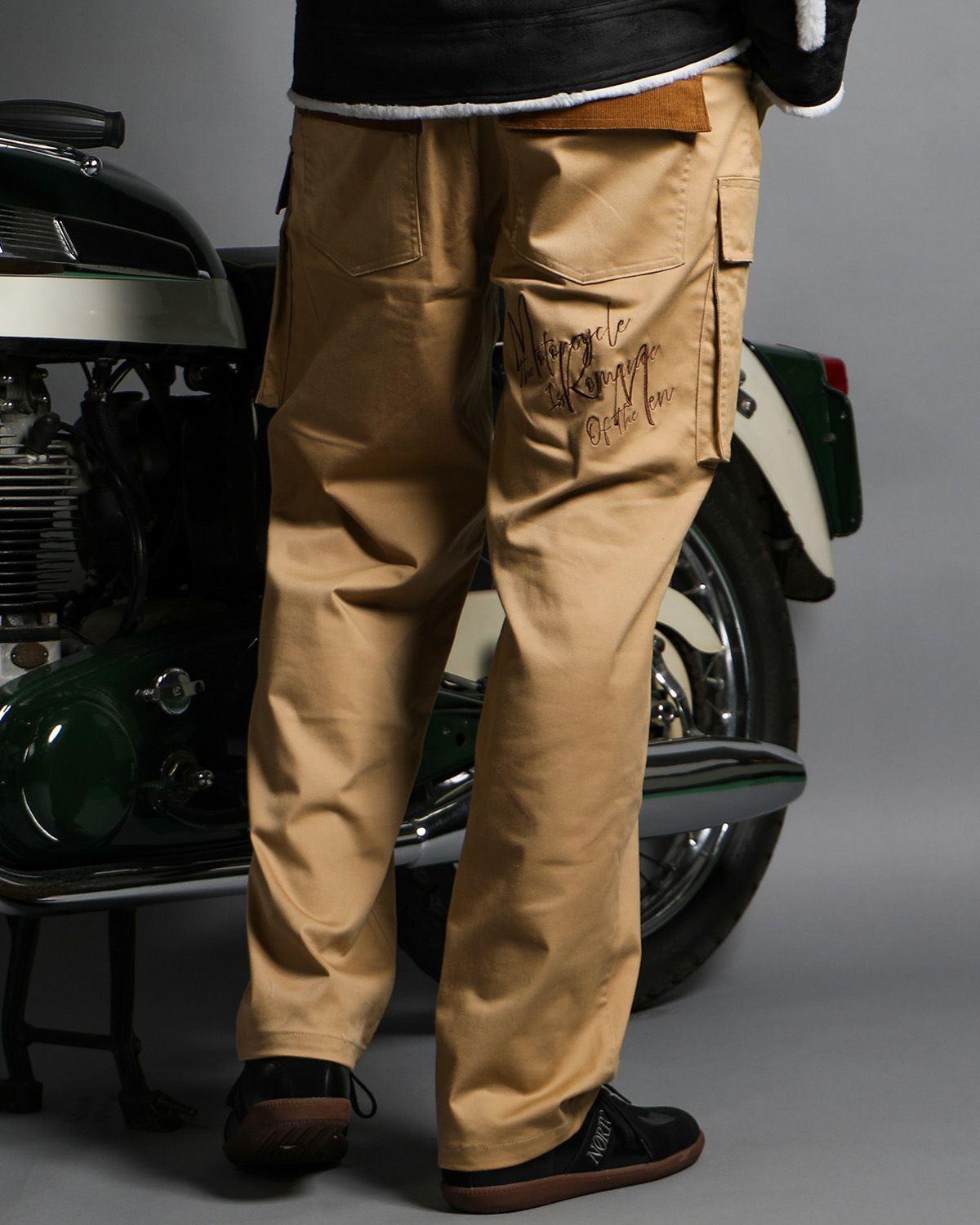 ベージュ：186cm(Lサイズ着用)