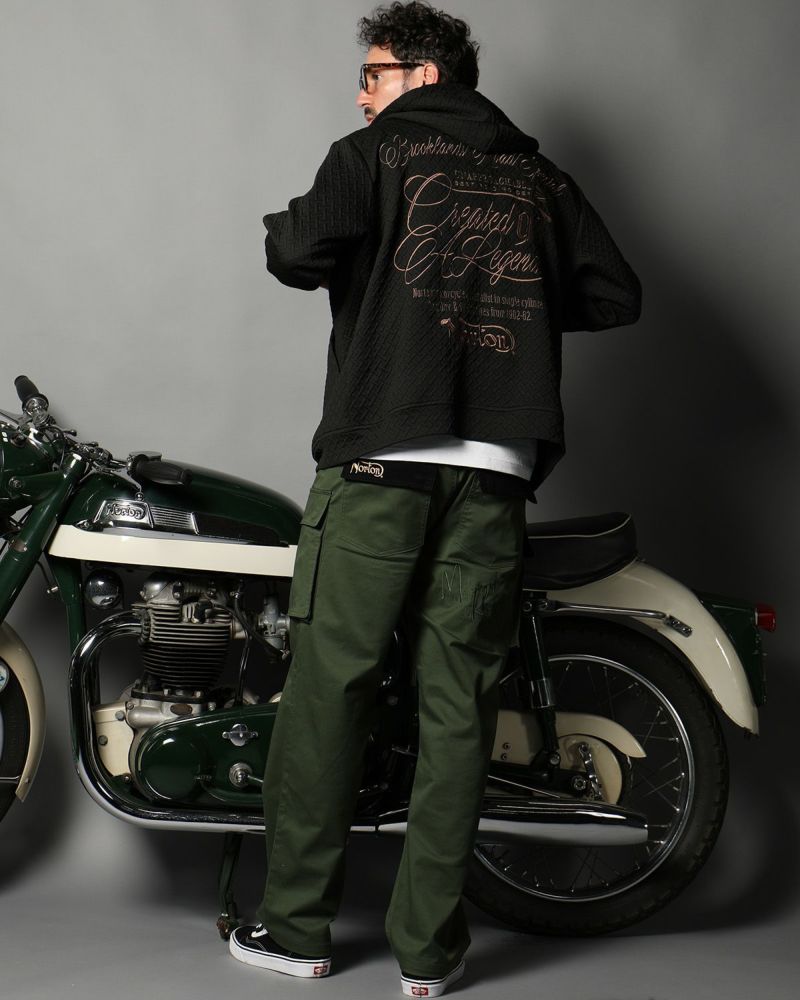 モスグリーン：186cm(Lサイズ着用)