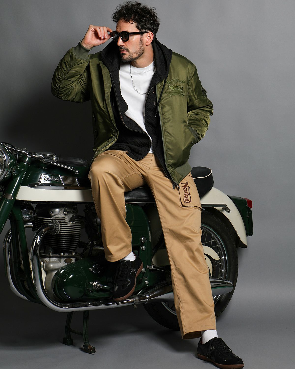 ベージュ：186cm(Lサイズ着用)