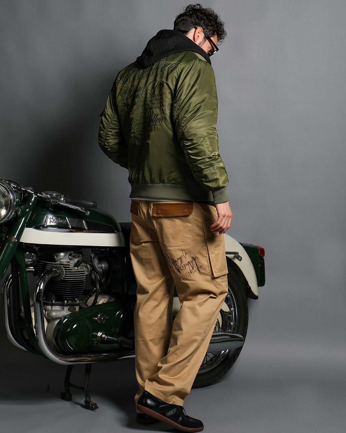 ベージュ：186cm(Lサイズ着用)