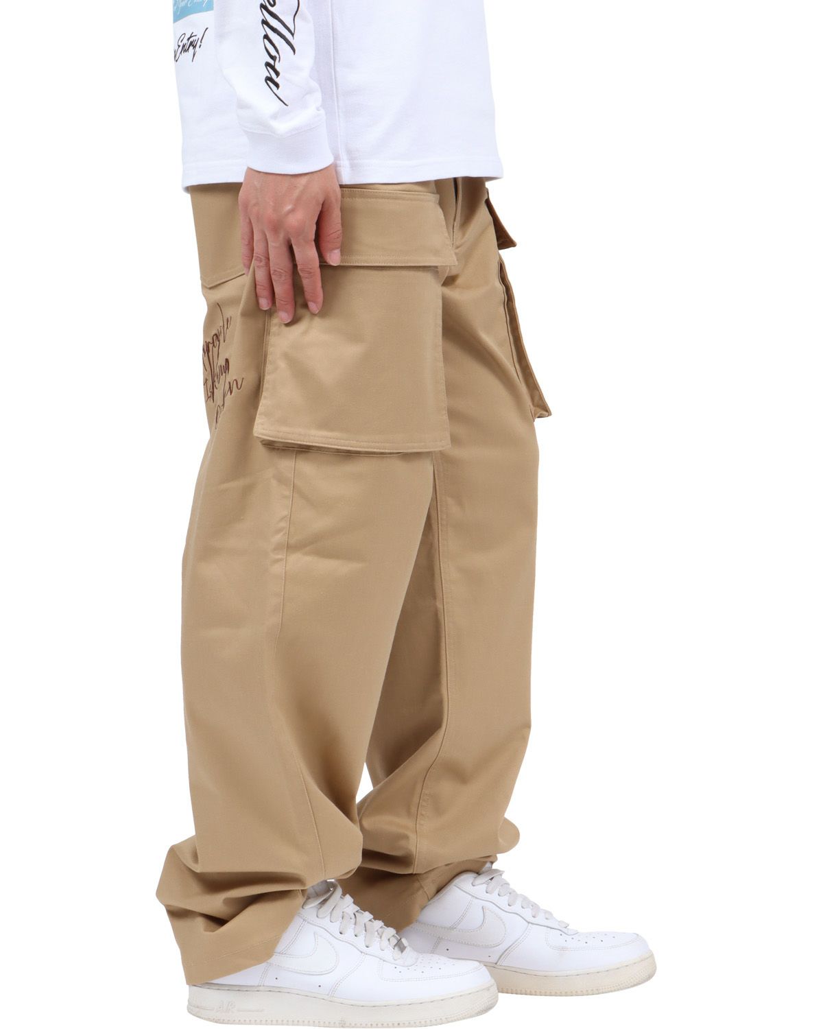 ベージュ：174cm62kg(Lサイズ着用)