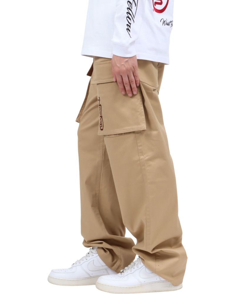 ベージュ：174cm62kg(Lサイズ着用)