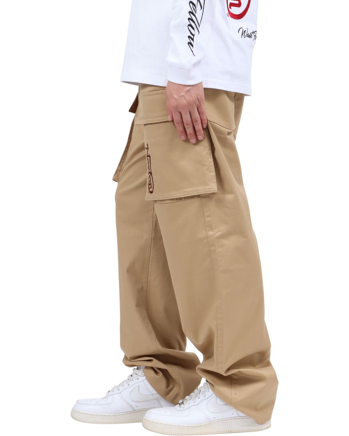 ベージュ：174cm62kg(Lサイズ着用)