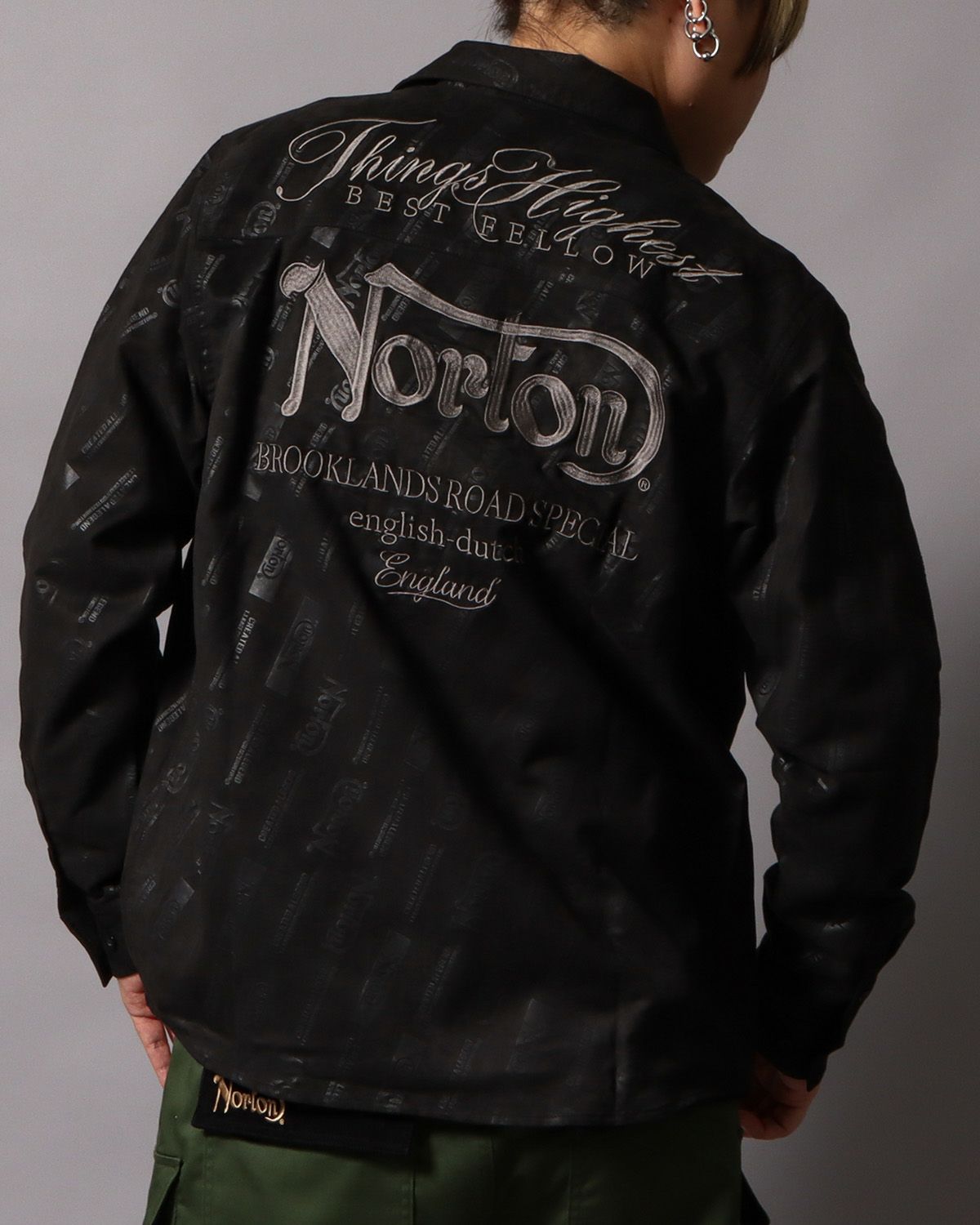 ブラック：178cm/75kg(Lサイズ着用)