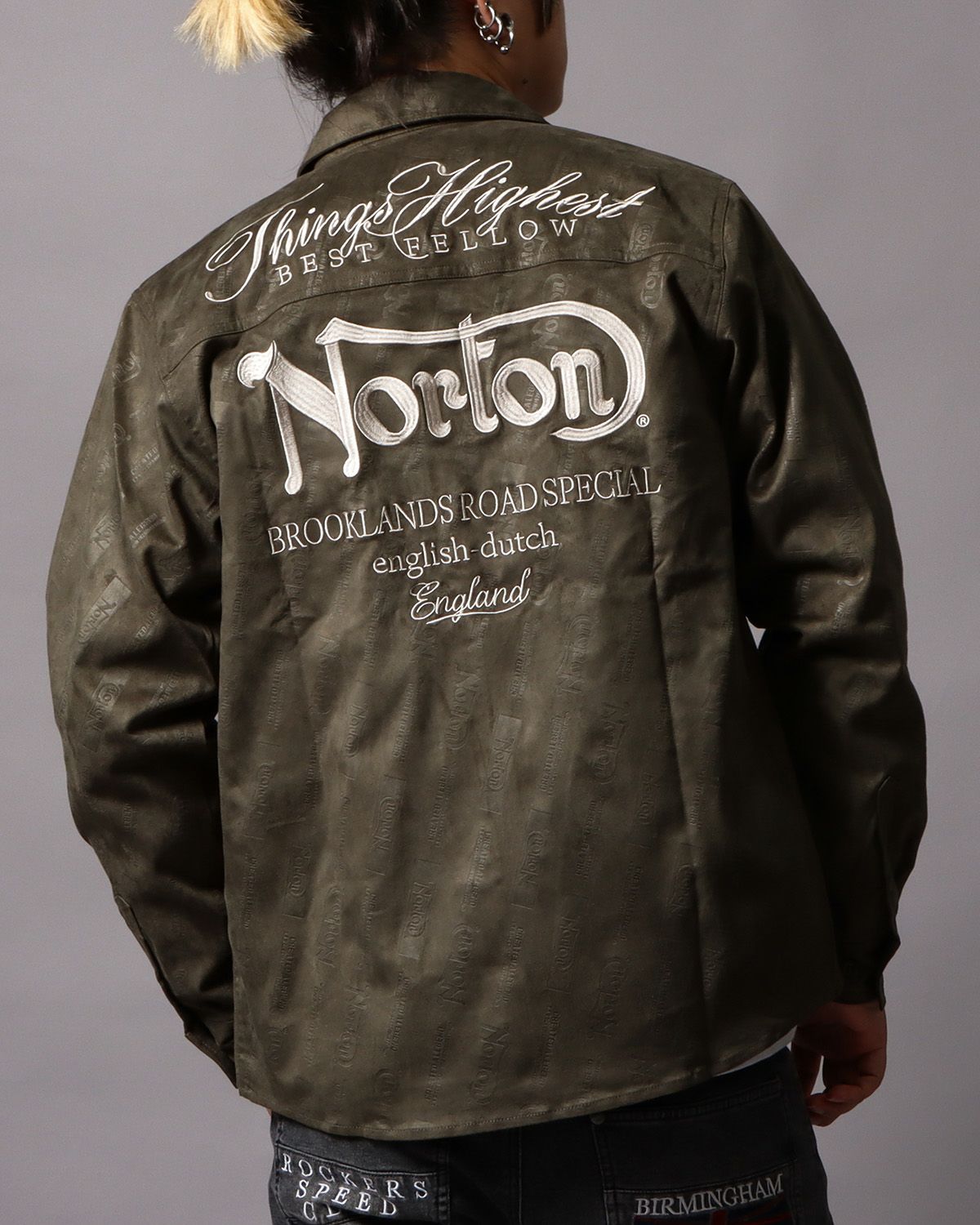 カーキ：178cm/75kg(Lサイズ着用)