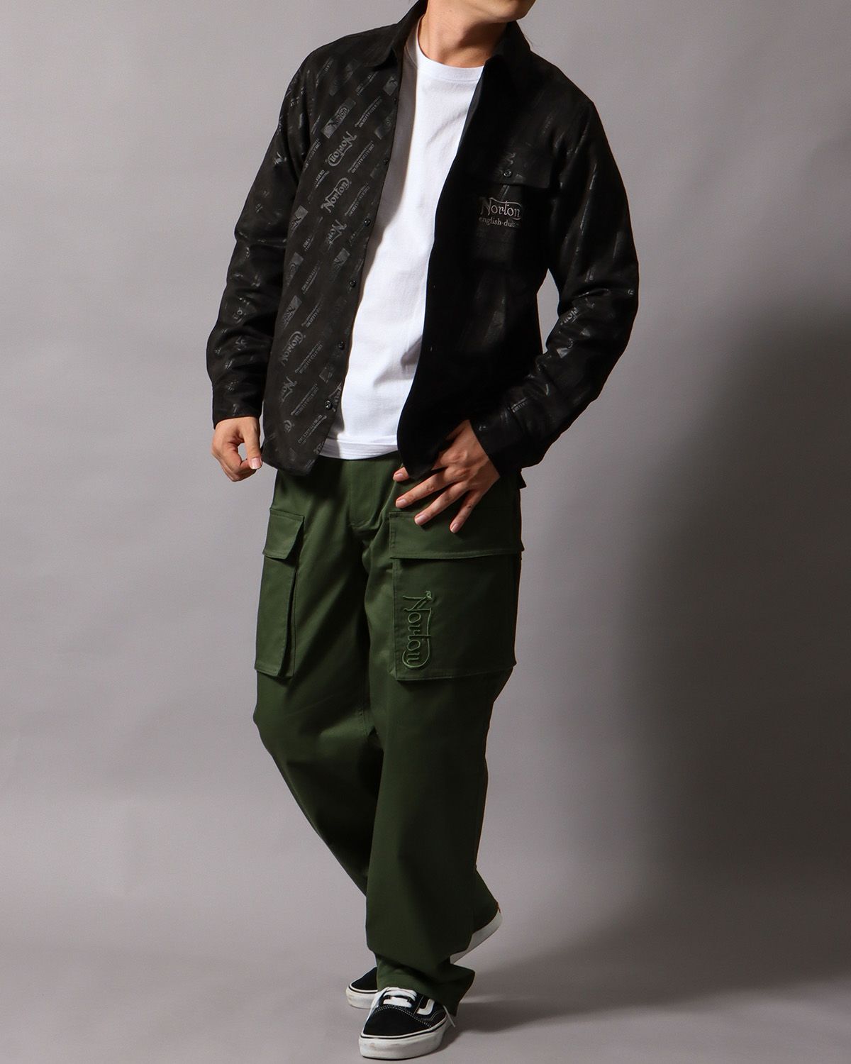 ブラック：178cm/75kg(Lサイズ着用)