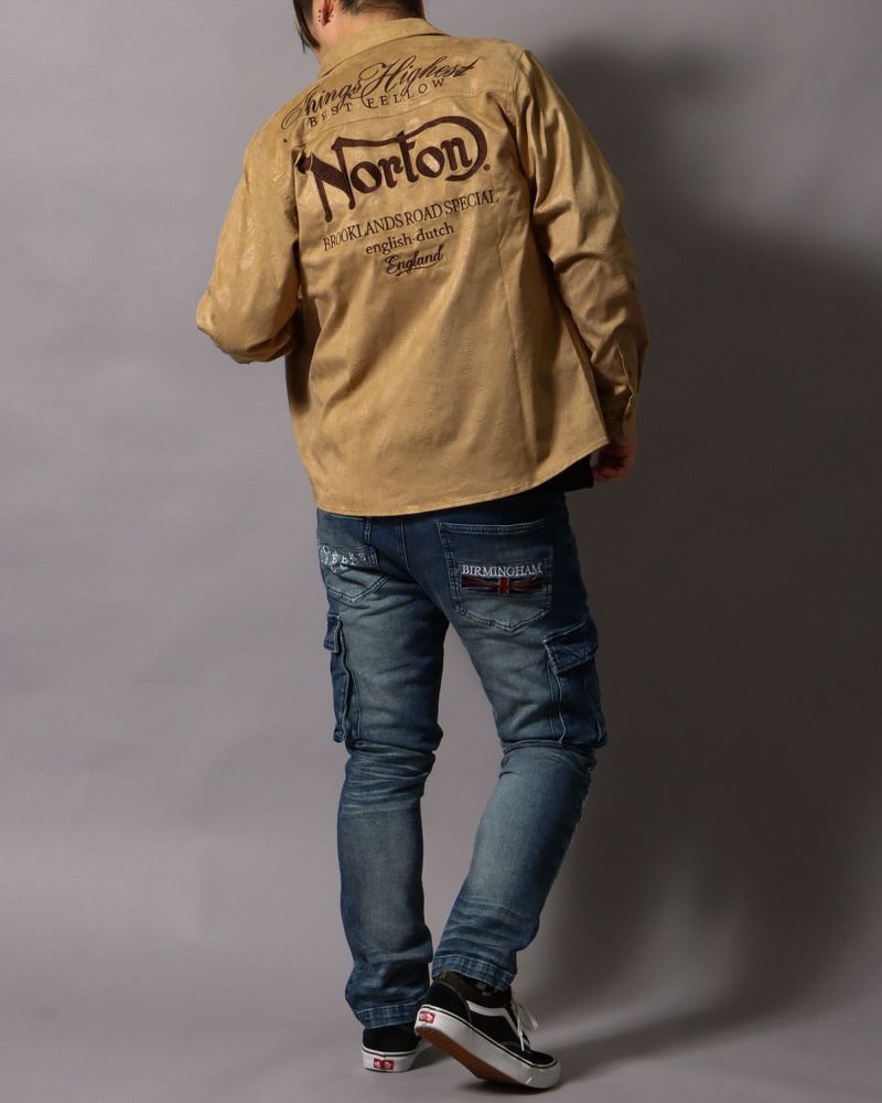 ベージュ：178cm/75kg(Lサイズ着用)