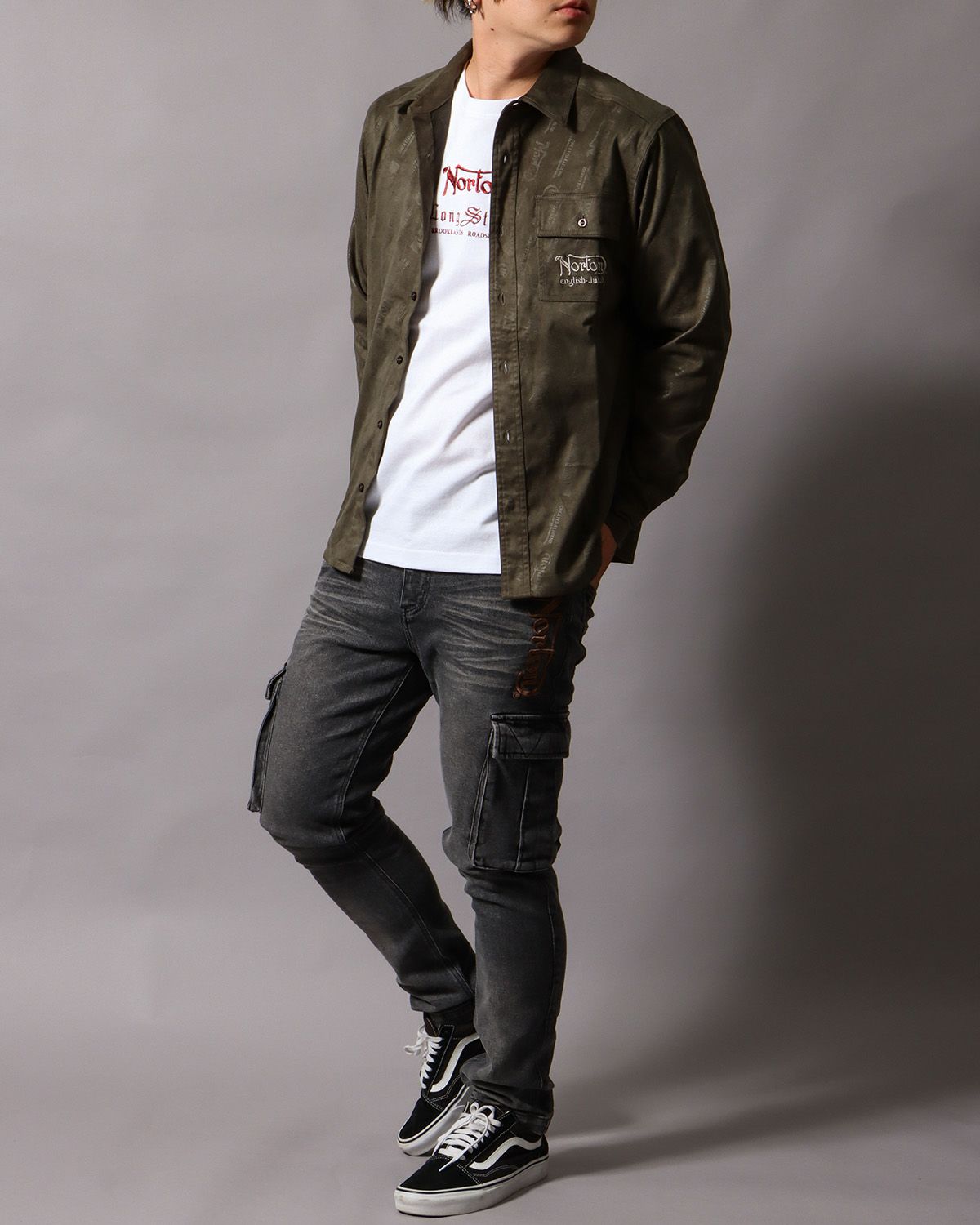 カーキ：178cm/75kg(Lサイズ着用)