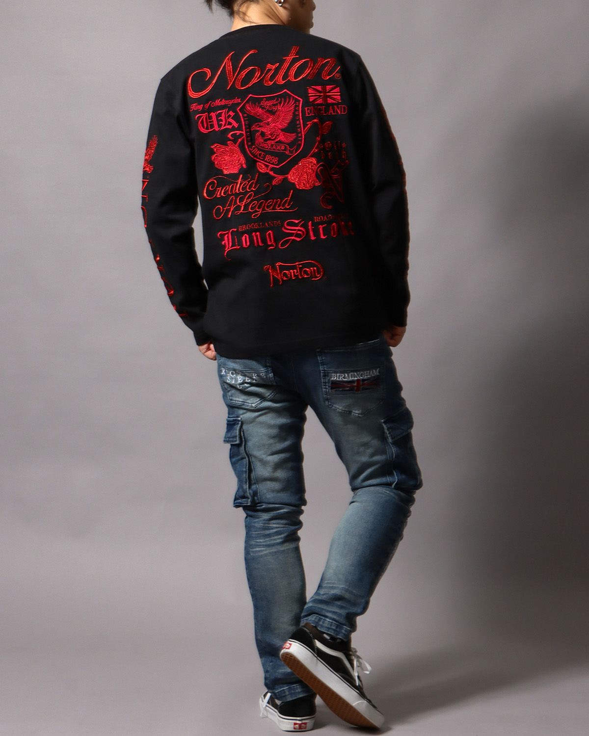 ブラック：178cm/75kg(Lサイズ着用)