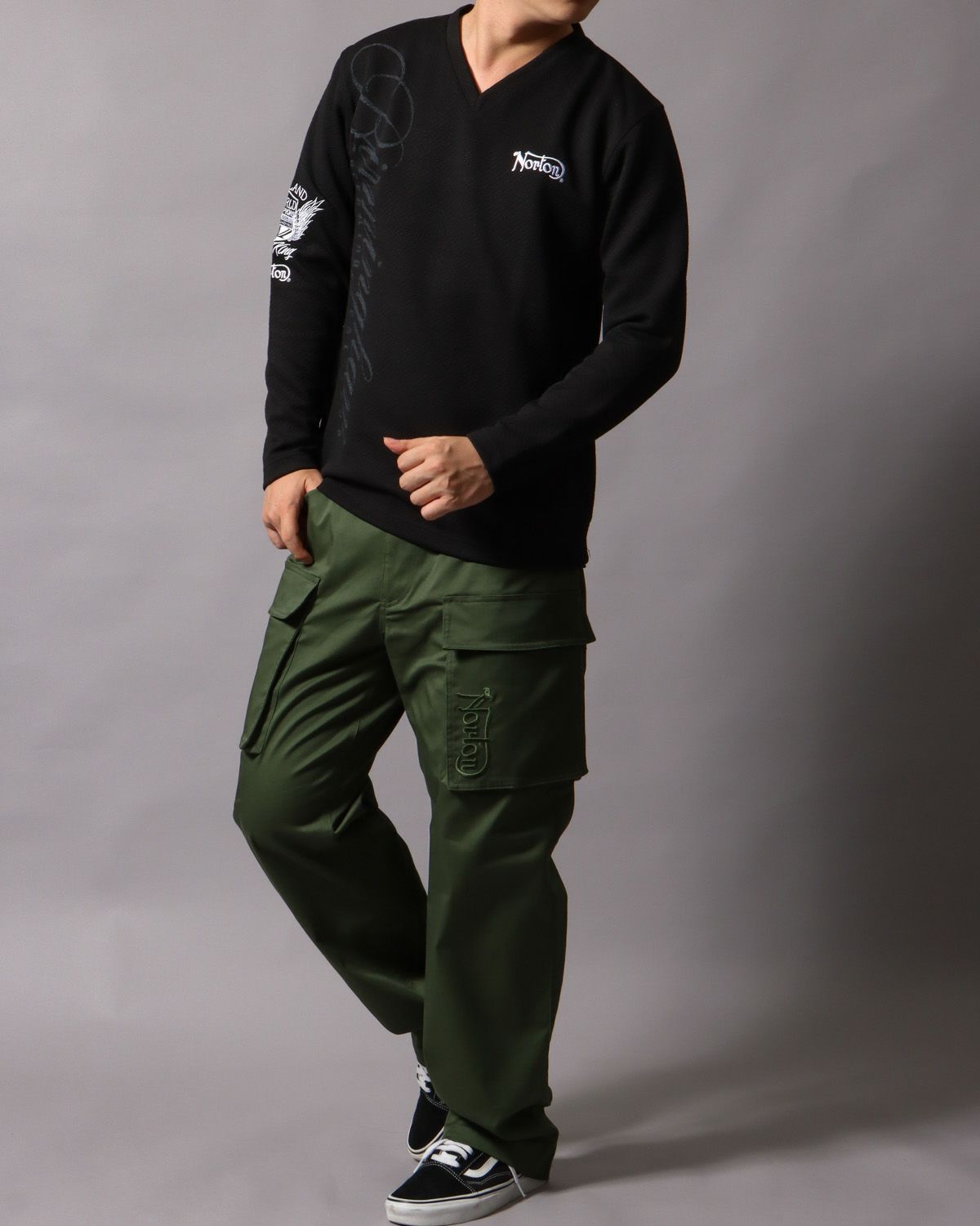 ブラック：178cm/75kg(Lサイズ着用)