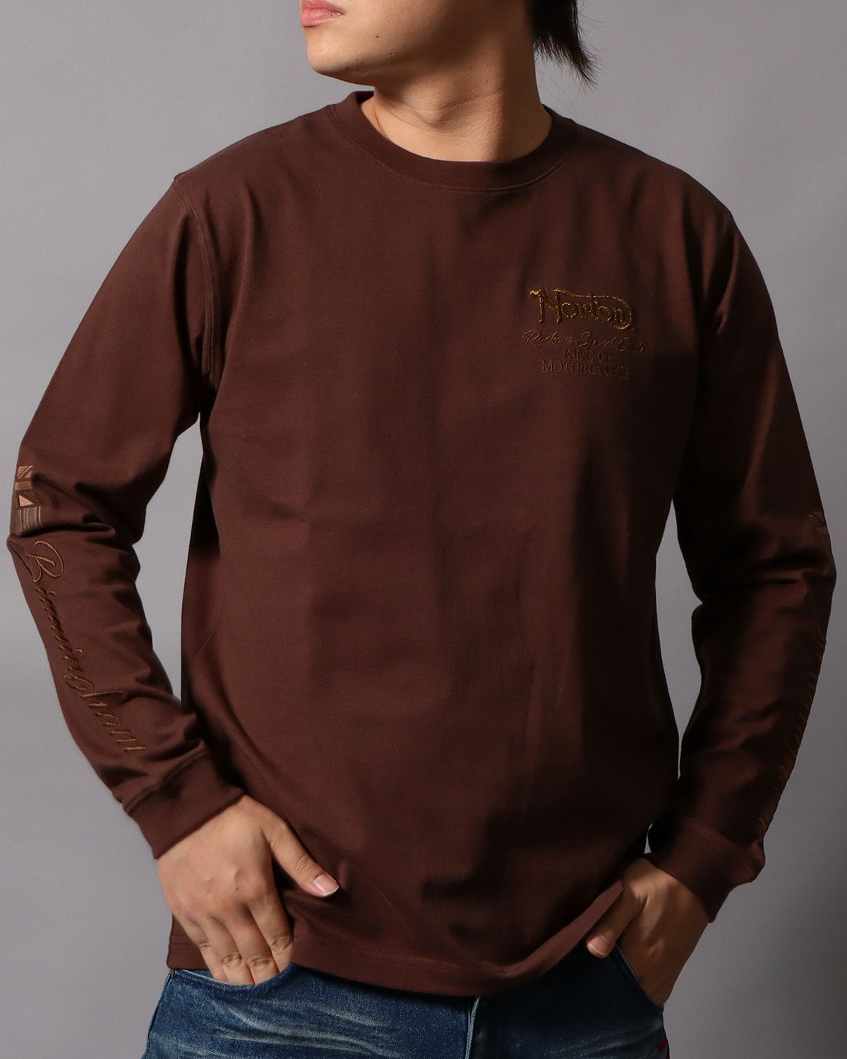 ブラウン：178cm/75kg(Lサイズ着用)