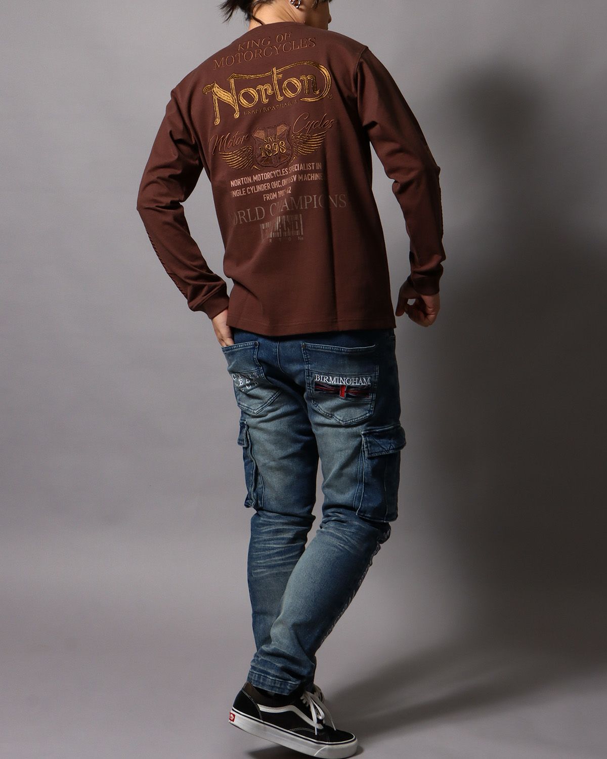 ブラウン：178cm/75kg(Lサイズ着用)