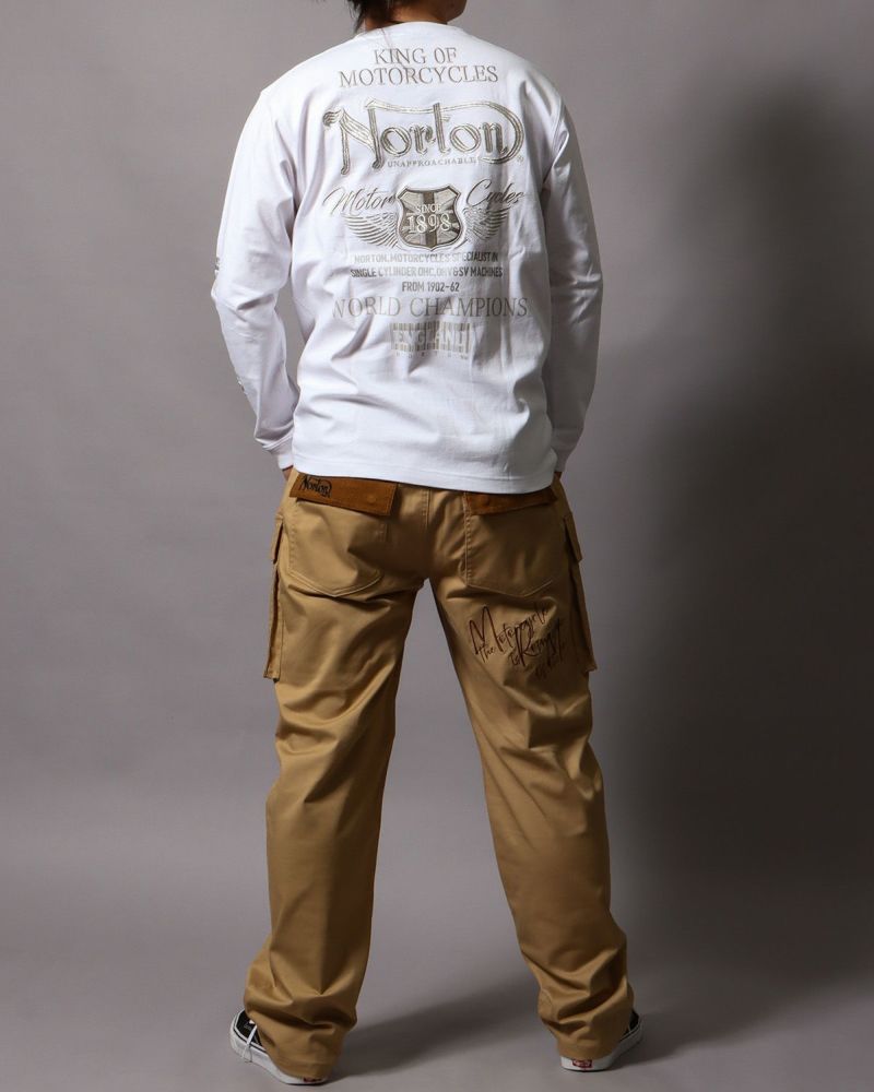 ホワイト：178cm/75kg(Lサイズ着用)