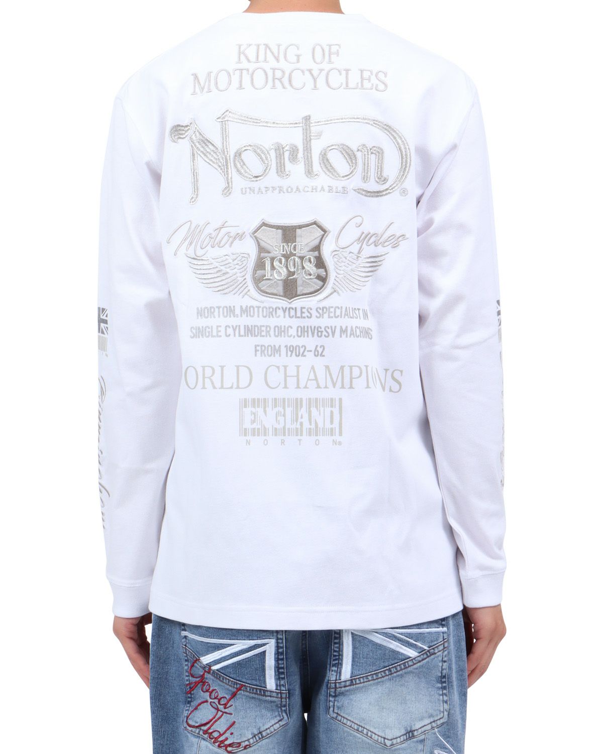 ホワイト：174cm62kg(Lサイズ着用)