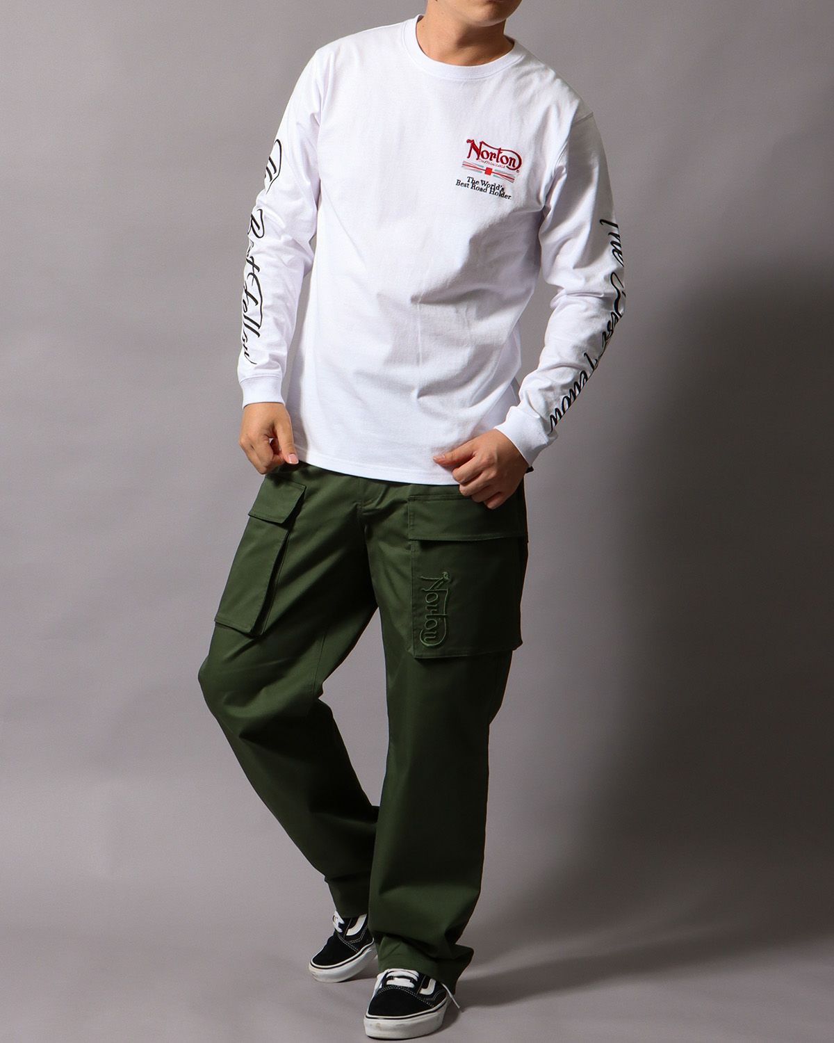 ホワイト：178cm/75kg(Lサイズ着用)