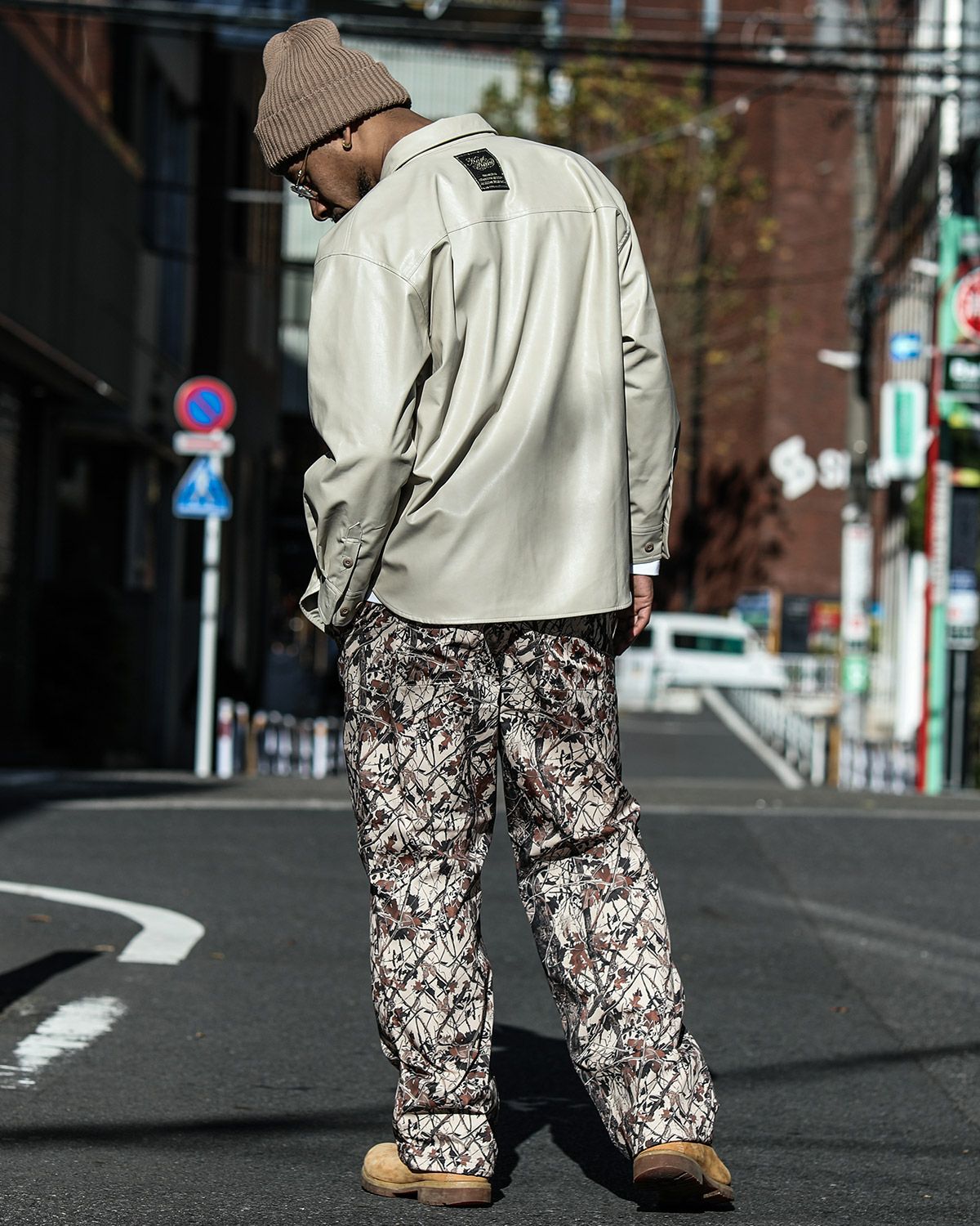 べージュ：183cm(Lサイズ着用)