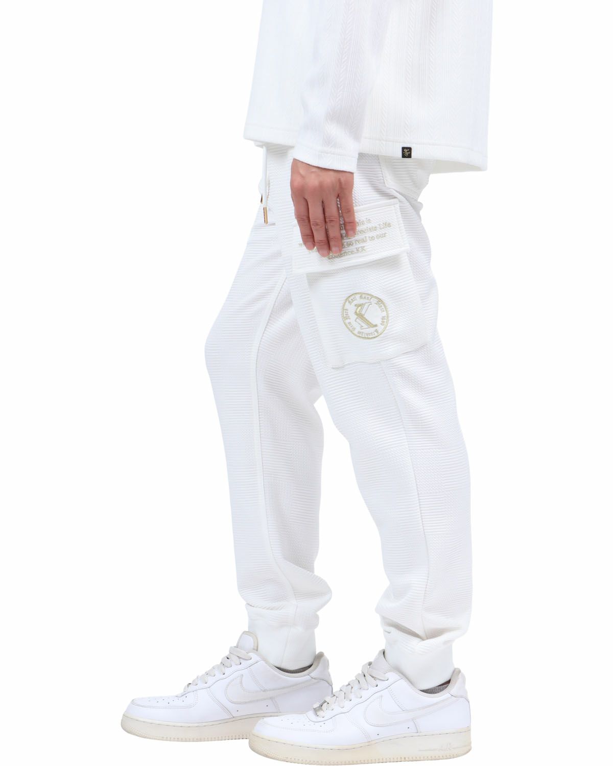 ホワイト：174cm62kg(Mサイズ着用)