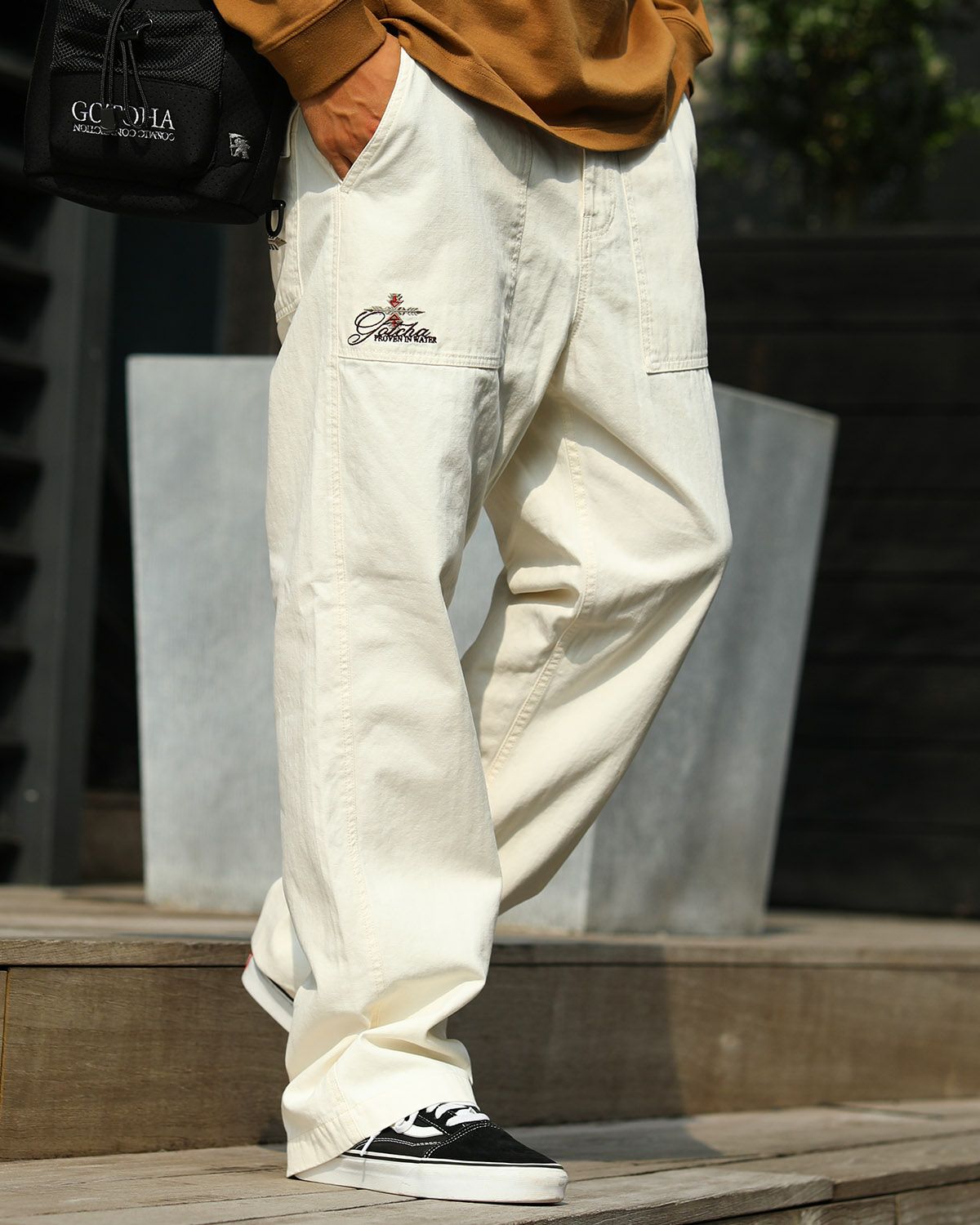 オフホワイト：180cm/70kg(Lサイズ着用)