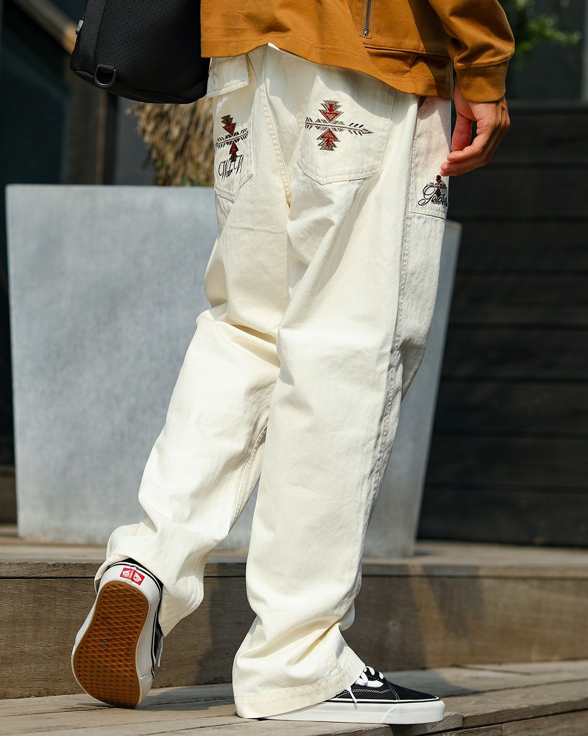 オフホワイト：180cm/70kg(Lサイズ着用)